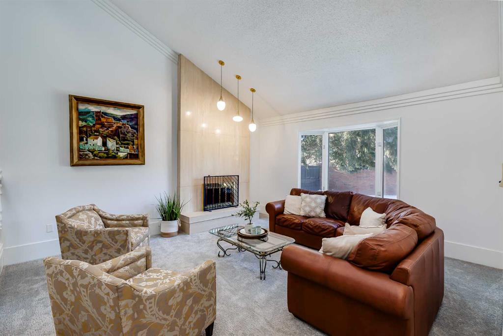 Picture for 18, 35 Oakmount Court SW