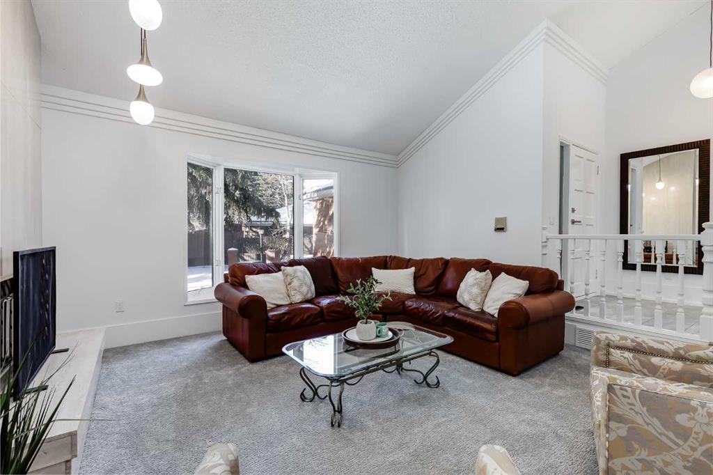 Picture for 18, 35 Oakmount Court SW