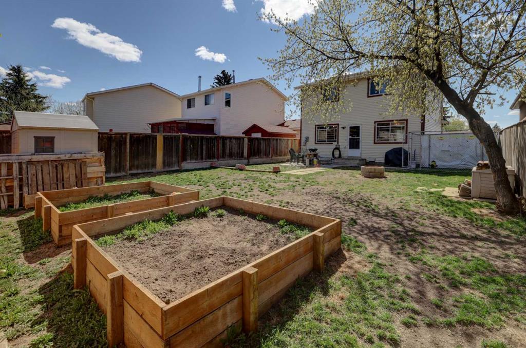 Picture for 74 Aberdare Way NE