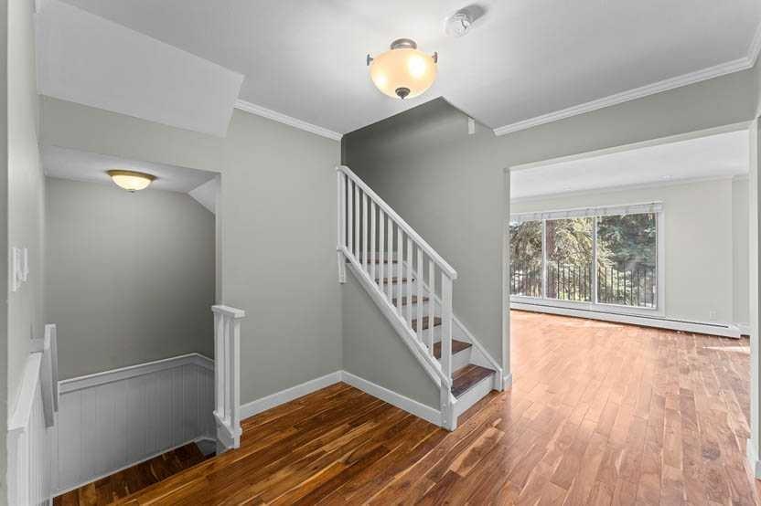 Picture for 810, 3130 66 Avenue SW