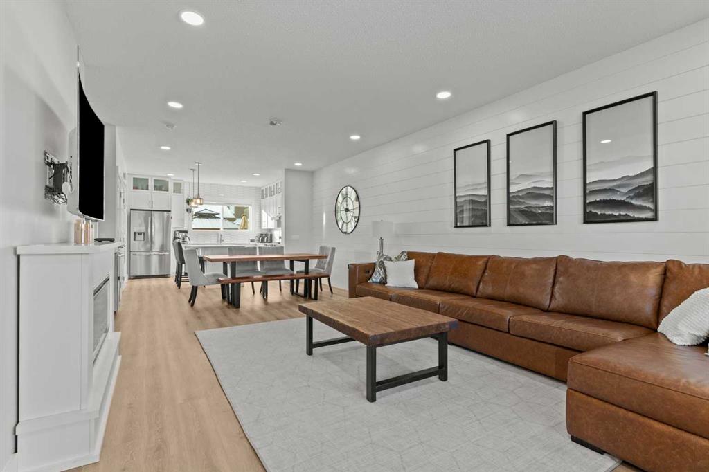 Picture for 47 Wolf Willow Boulevard SE