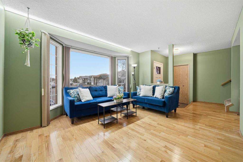 Picture for 24 LAGUNA Close NE