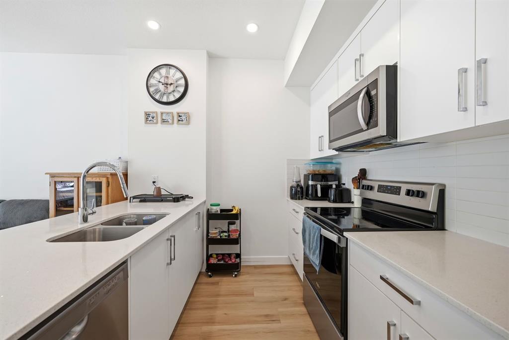 Picture for 2216, 151 Skyview Bay NE