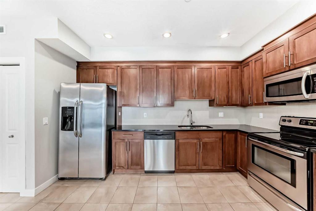 Picture for 110, 1005A Westmount Drive 