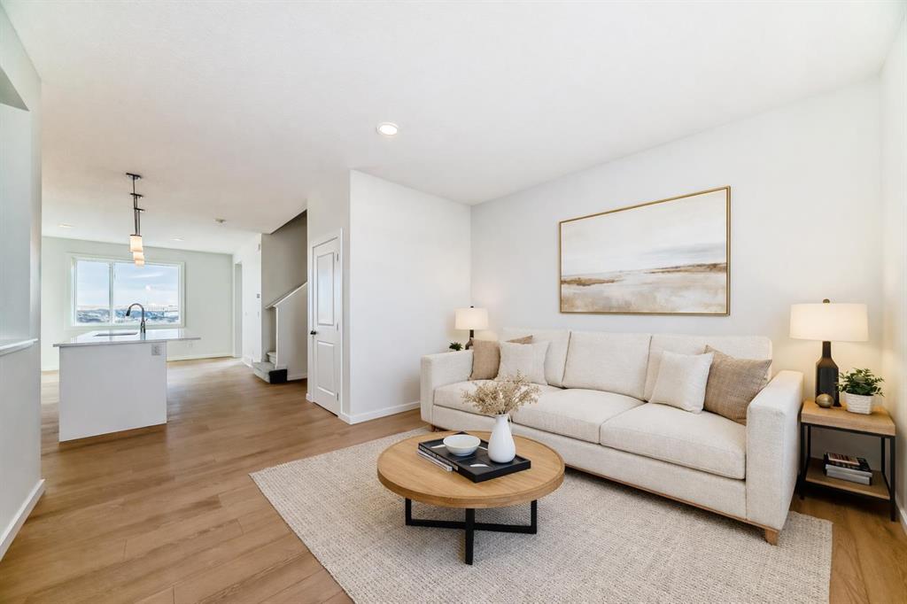 Picture for 138 Lanark Gate SE