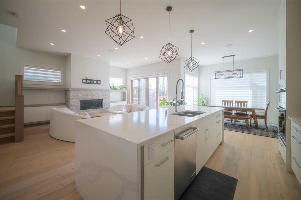 Picture for 419 29 Avenue NE