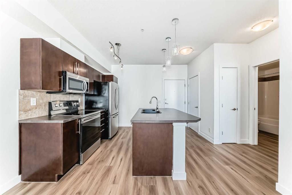 Picture for 209, 2307 14 Street SW