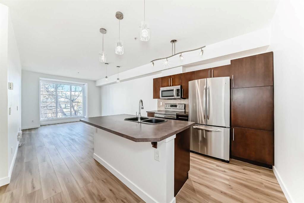 Picture for 209, 2307 14 Street SW