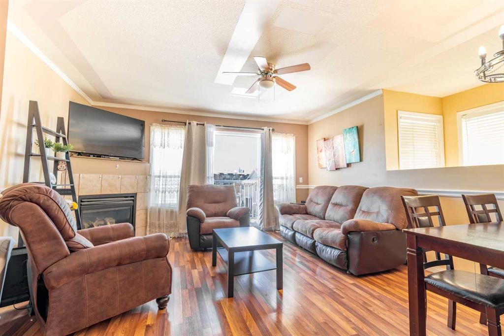 Picture for 302, 605 19 Street SE