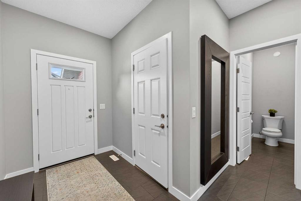 Picture for 94 Kingfisher Crescent SE