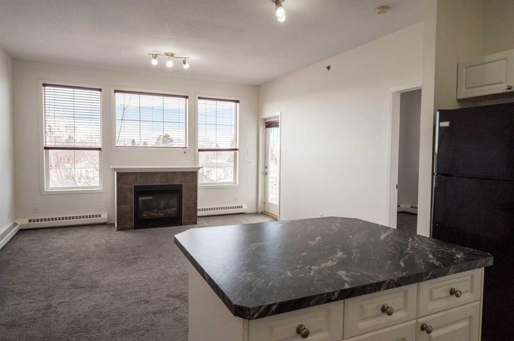 Picture for 310, 1000 Applevillage Court SE