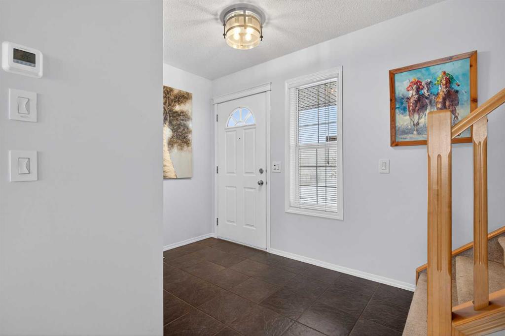 Picture for 6 Royal Birch Rise NW