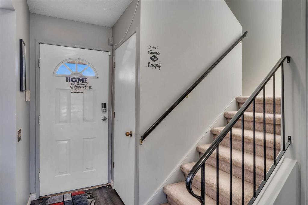 Picture for 354 Aboyne Place NE