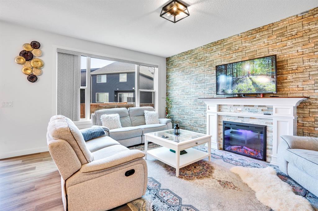 Picture for 353 Walcrest View SE