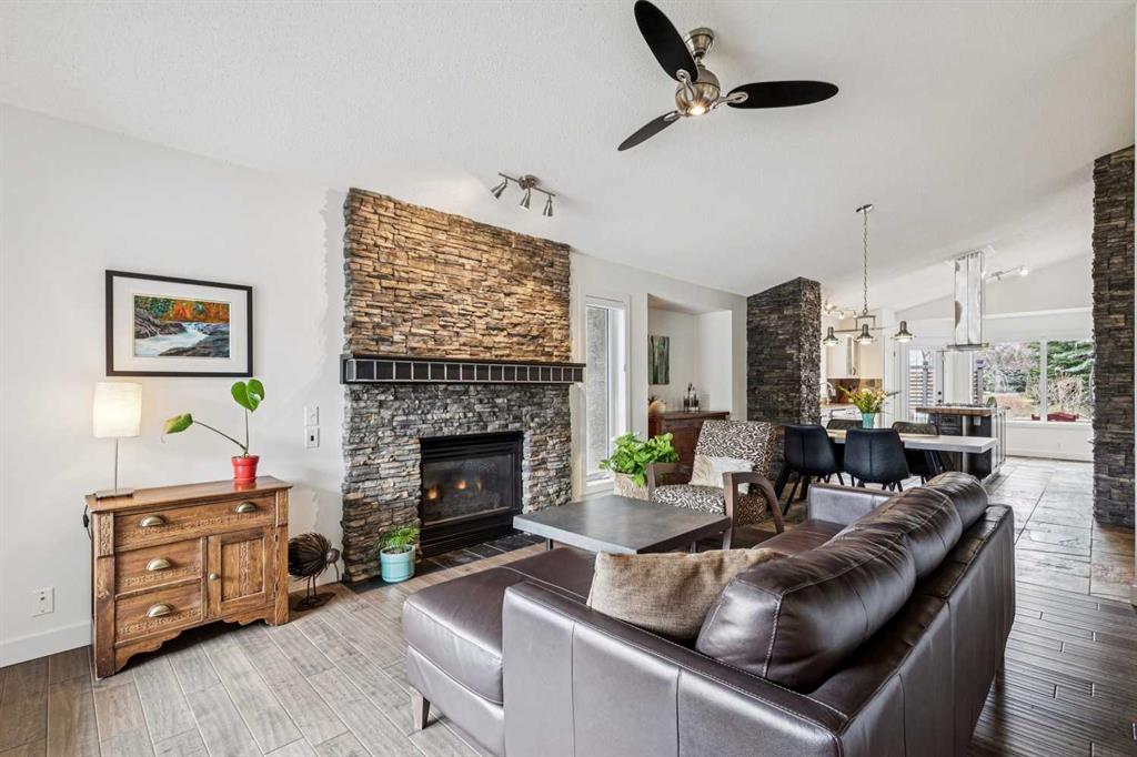 Picture for 127 Mt Assiniboine Circle SE