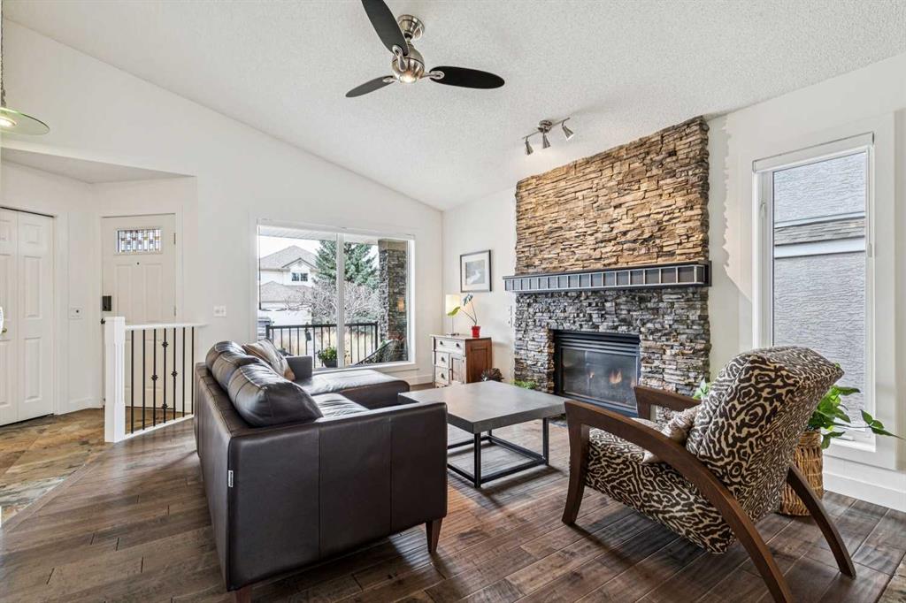 Picture for 127 Mt Assiniboine Circle SE