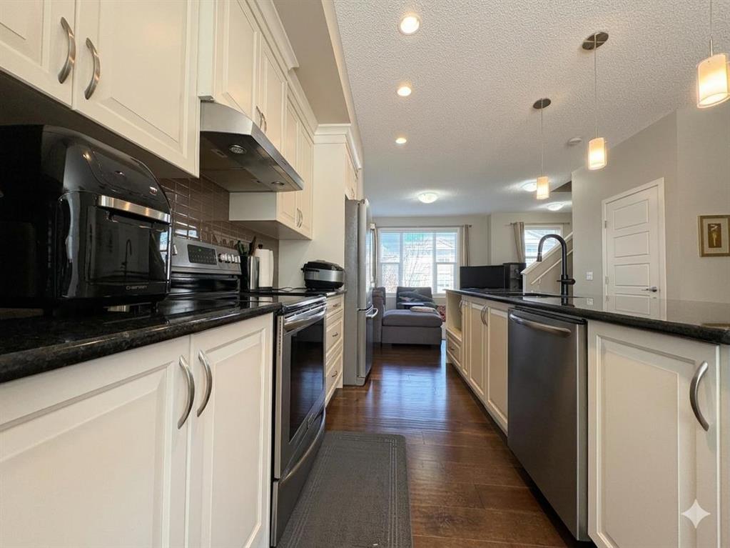 Picture for 535 Panatella Walk NW