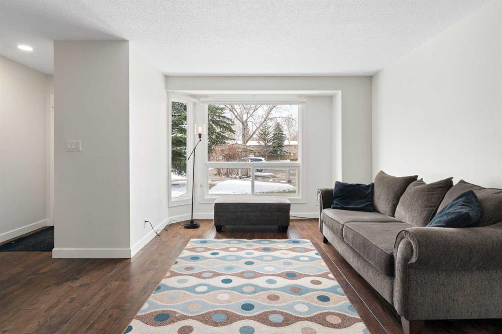 Picture for 144, 123 Queensland Drive SE