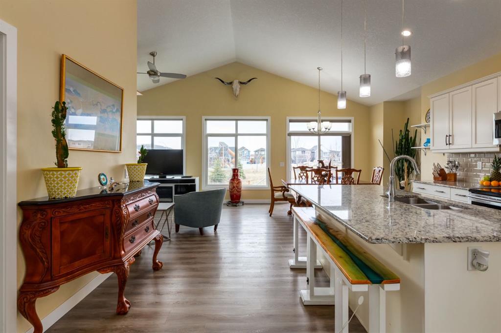 Picture for 140 Emberside Glen 
