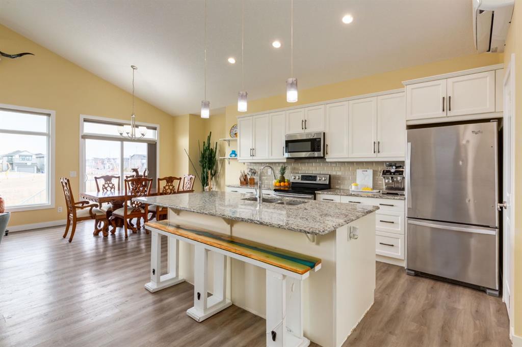 Picture for 140 Emberside Glen 