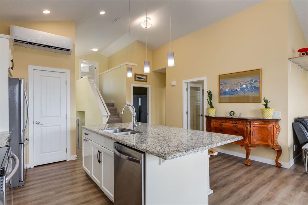 Picture for 140 Emberside Glen 
