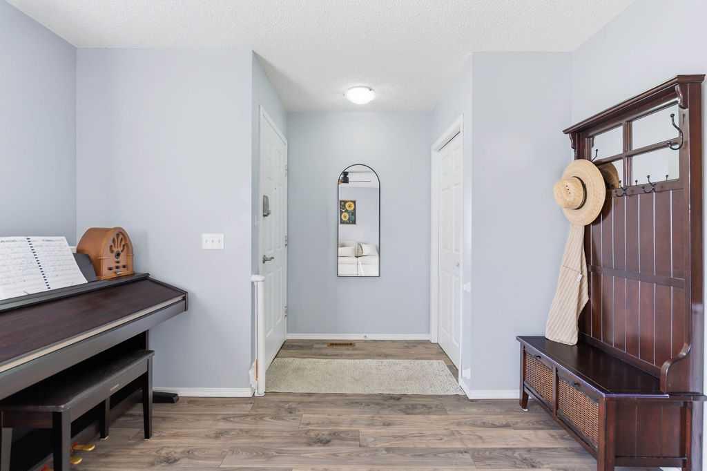 Picture for 111 Shawglen Road SW