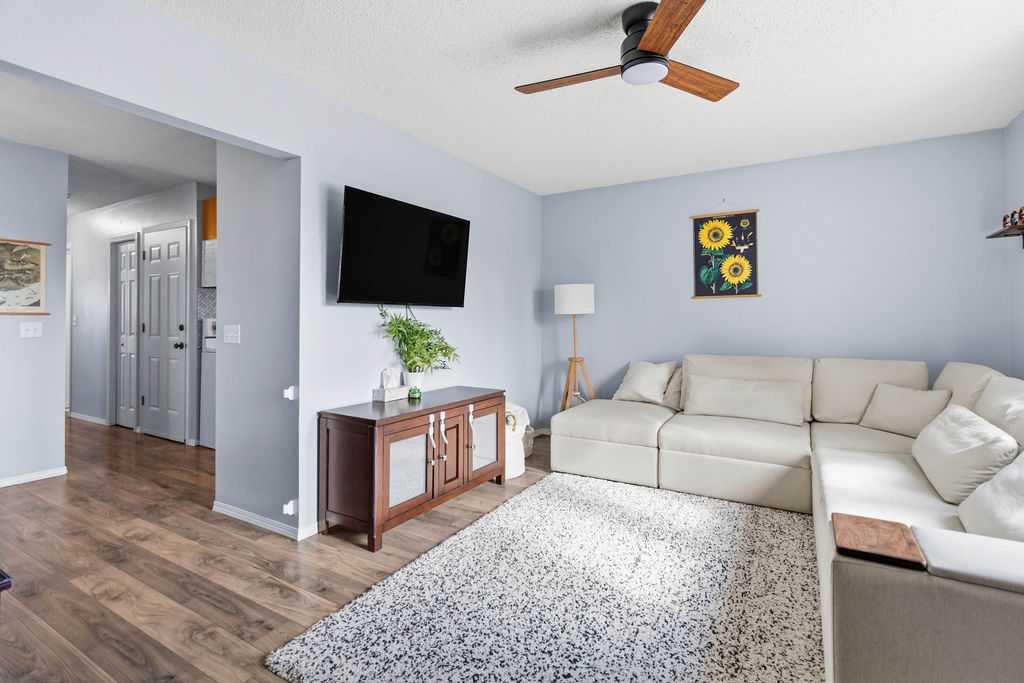 Picture for 111 Shawglen Road SW