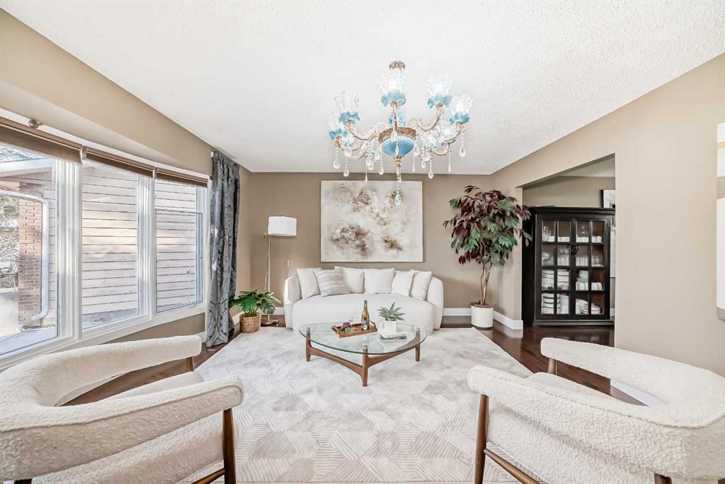 Picture for 36 Varsity Estates Court NW