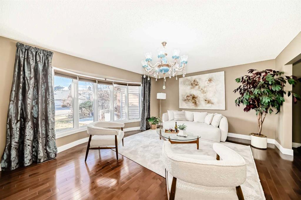 Picture for 36 Varsity Estates Court NW