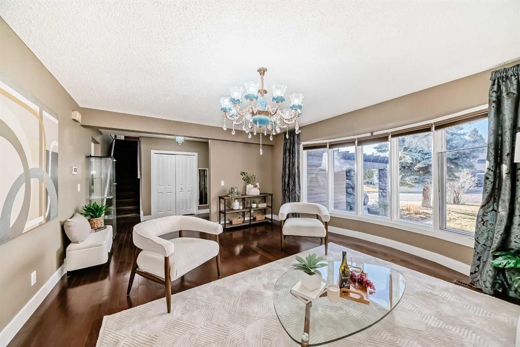 Picture for 36 Varsity Estates Court NW