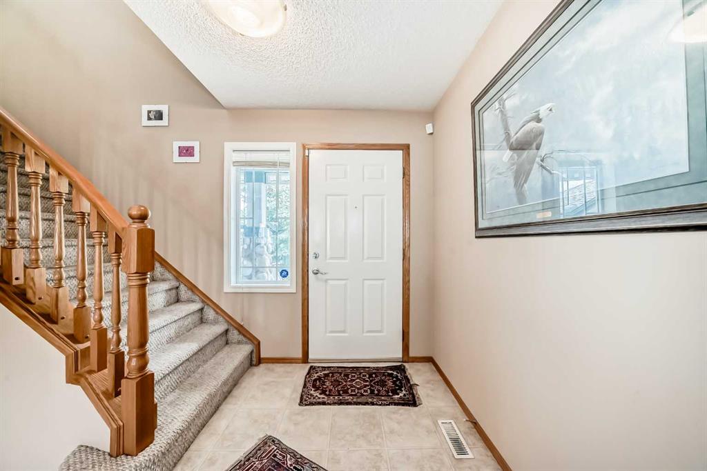 Picture for 203 WEST LAKEVIEW Circle 