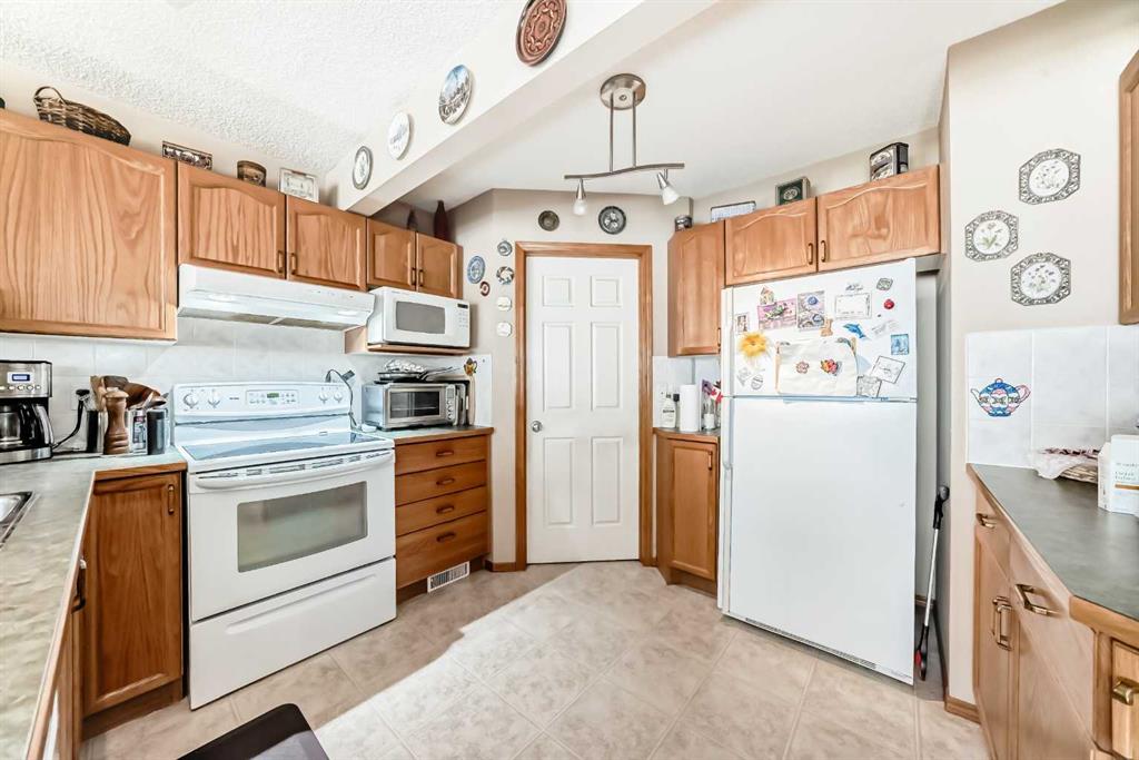 Picture for 203 WEST LAKEVIEW Circle 