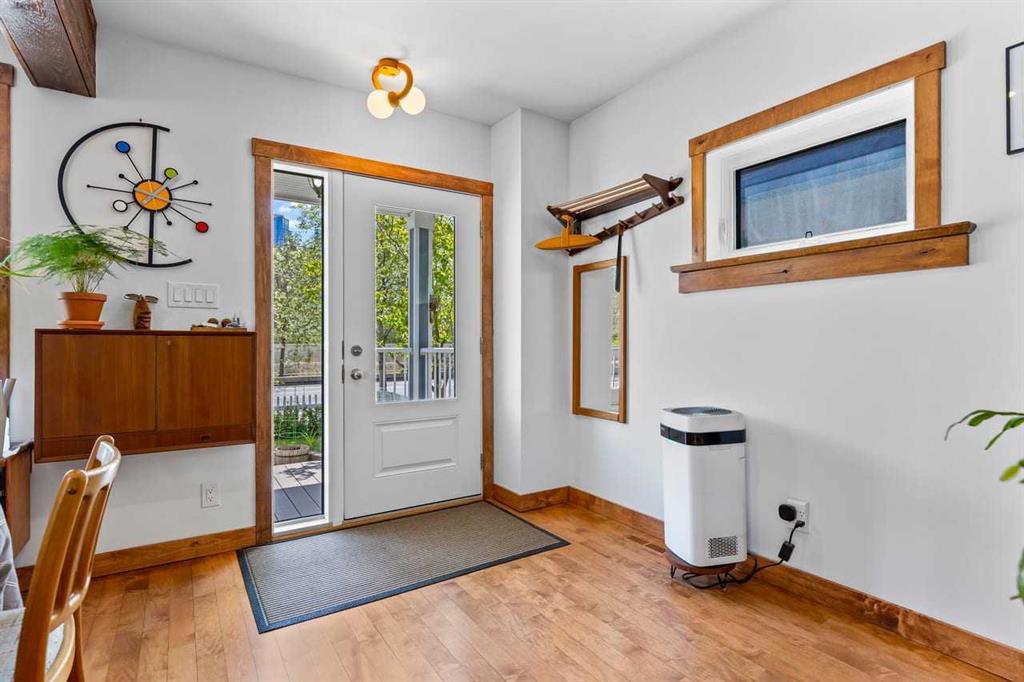 Picture for 726 Memorial Drive NW