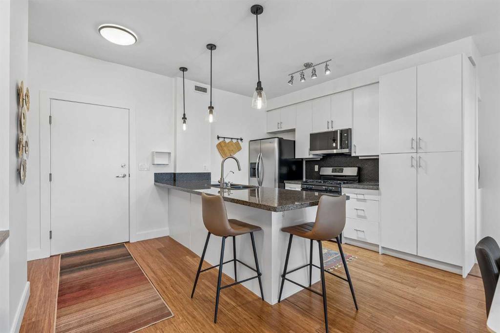 Picture for 202, 1321 Kensington Close NW