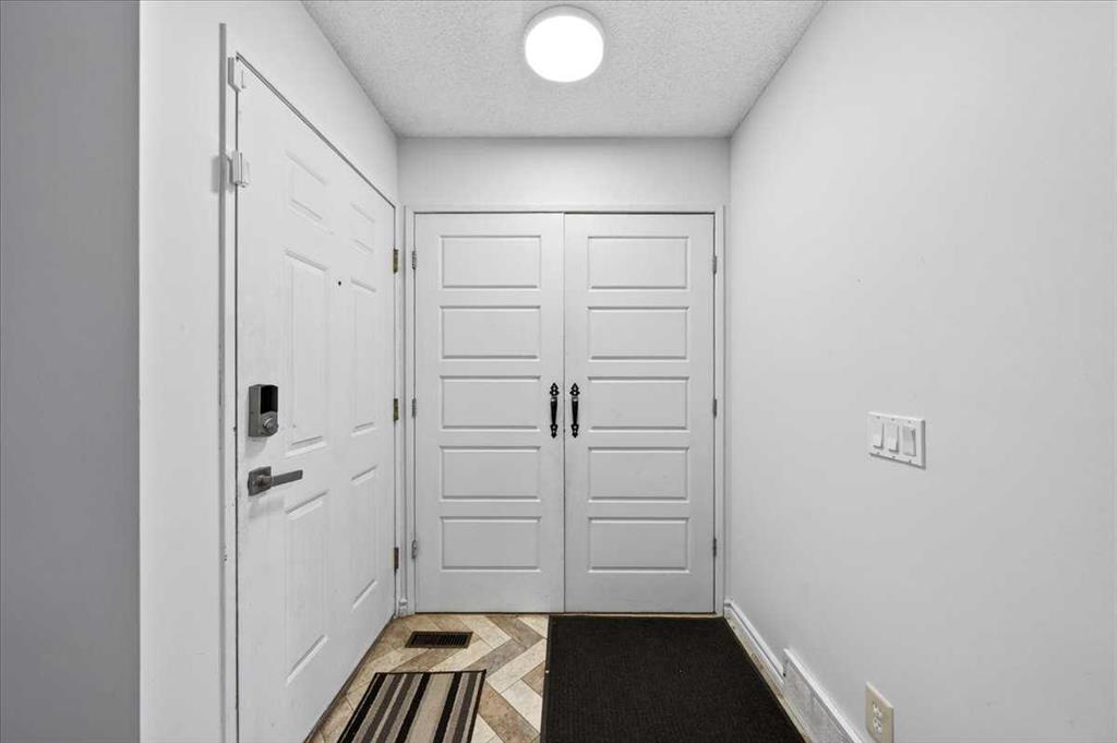 Picture for 6979 Laguna Way NE