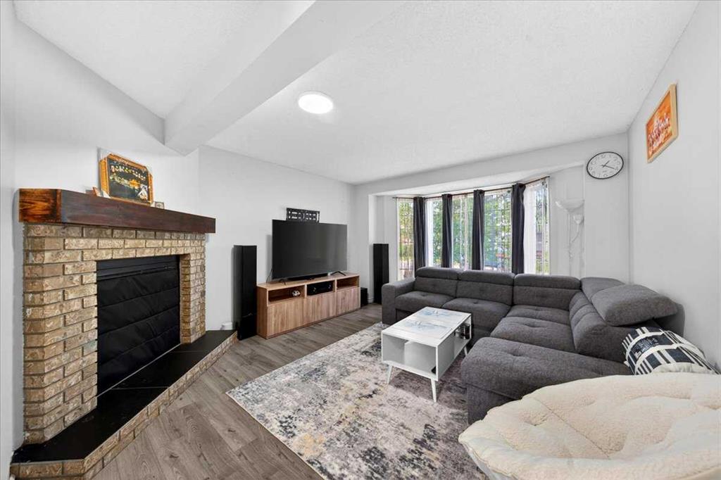 Picture for 6979 Laguna Way NE
