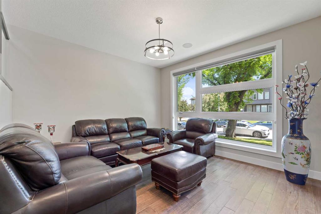 Picture for 2807 36 Street SW