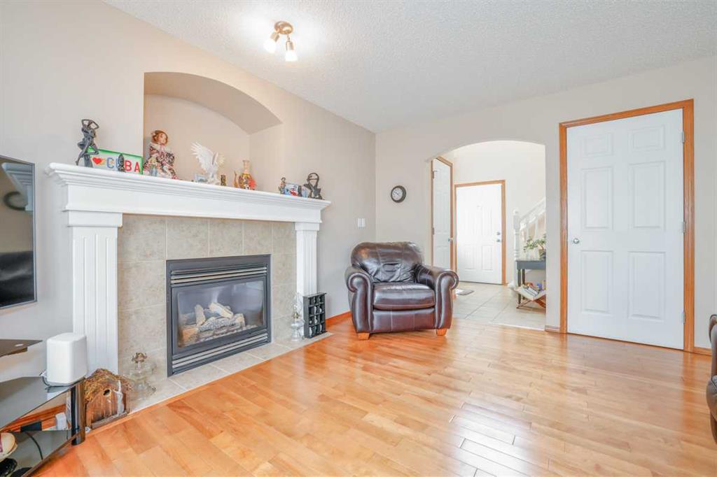 Picture for 42 Royal Birch Landing NW