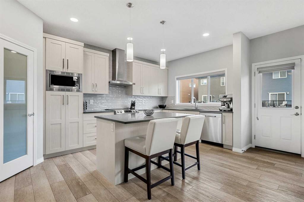 Picture for 1020 Chinook Gate Heath SW