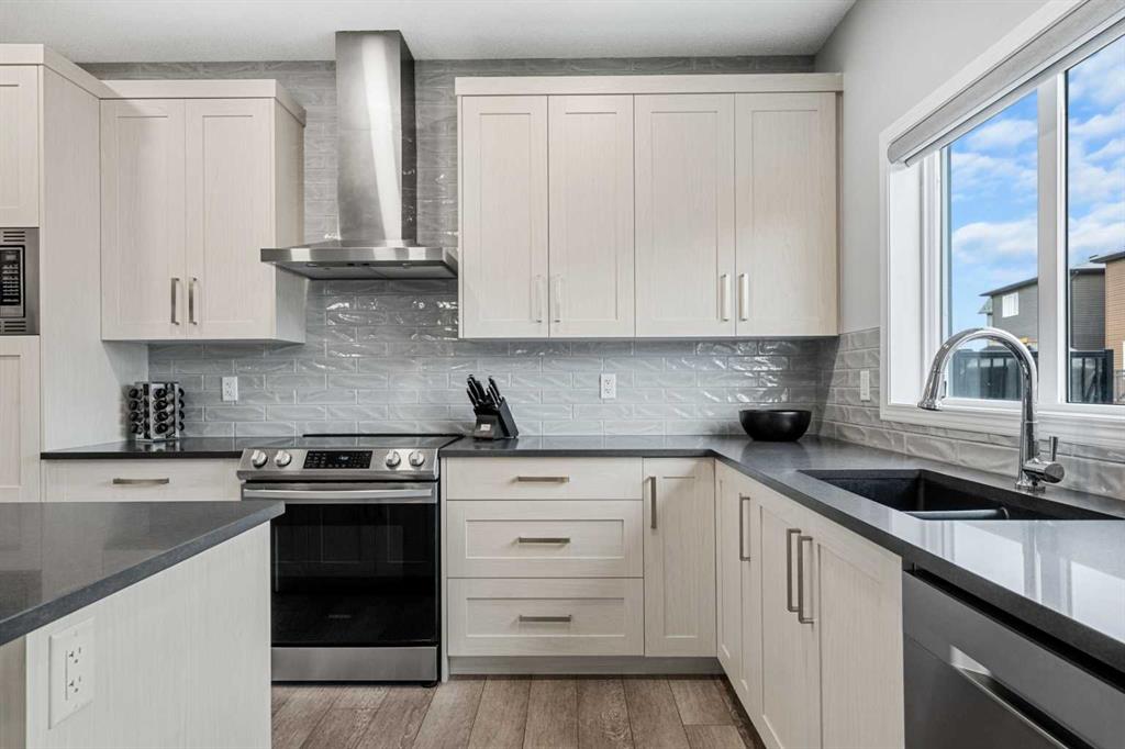 Picture for 1020 Chinook Gate Heath SW