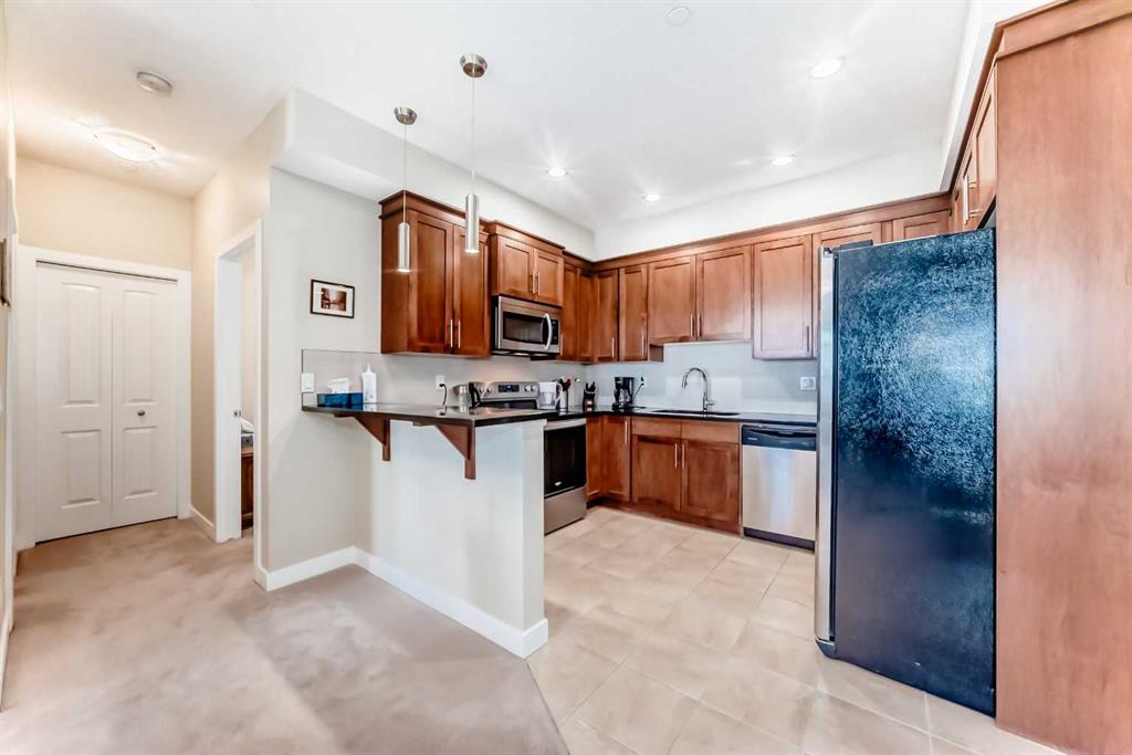 Picture for 115, 1005A Westmount Drive 