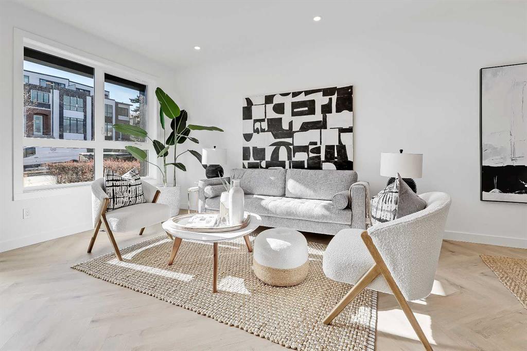 Picture for 4, 1524 29 Avenue SW