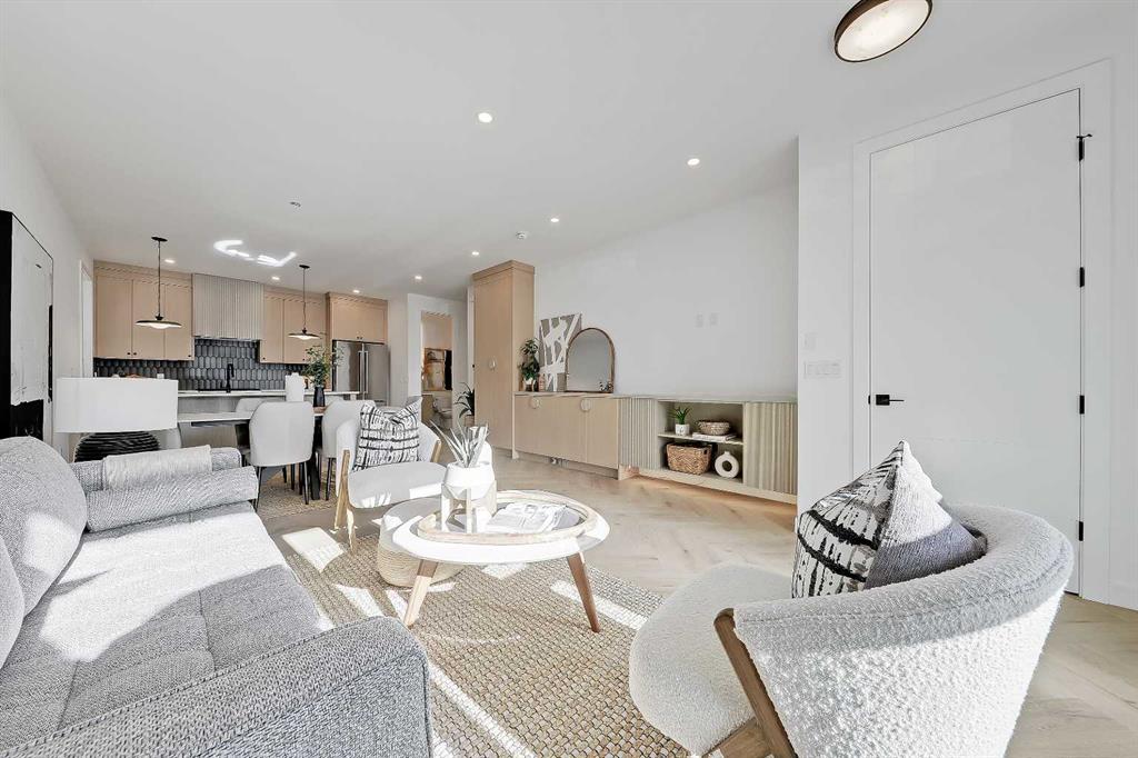 Picture for 4, 1524 29 Avenue SW