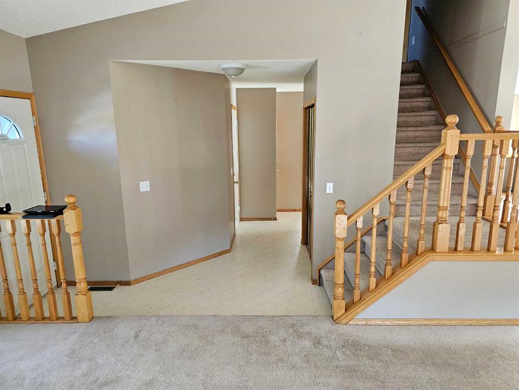 Picture for 302 Meadowbrook Bay SE