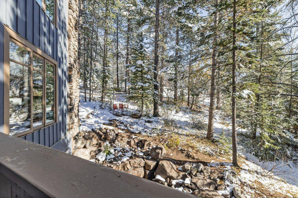 Picture for 106, 140 Stonecreek Road  https://www.cirrealty.ca/reb/creb/14/A2265114_12.jpg