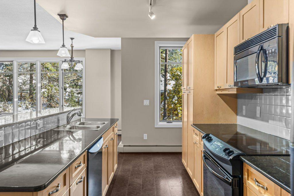 Picture for 106, 140 Stonecreek Road  https://www.cirrealty.ca/reb/creb/14/A2265114_19.jpg