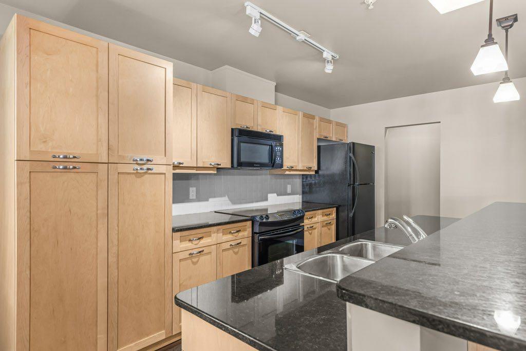 Picture for 106, 140 Stonecreek Road  https://www.cirrealty.ca/reb/creb/14/A2265114_25.jpg