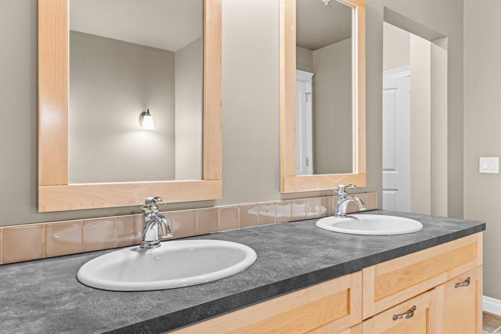 Picture for 106, 140 Stonecreek Road  https://www.cirrealty.ca/reb/creb/14/A2265114_7.jpg