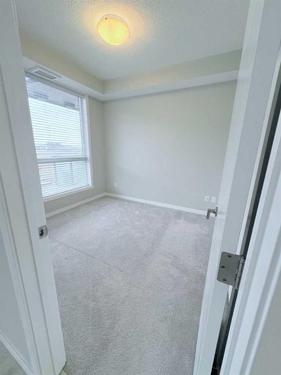 Picture for 403, 122 Mahogany Centre SE