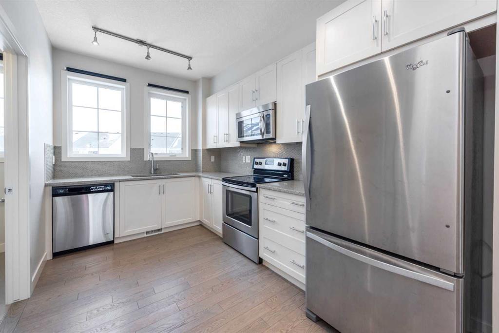 Picture for 40 SHERWOOD Row NW